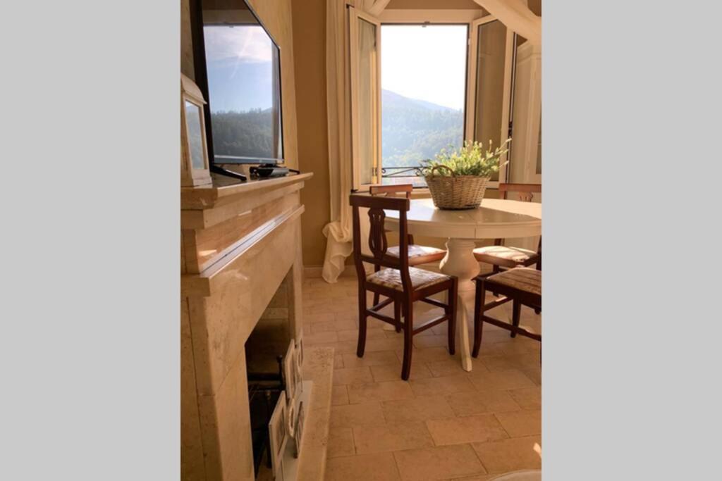 Casa Flea - Holiday Apartment With 2 Bedrooms Gualdo Tadino Buitenkant foto